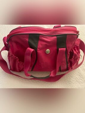 lululemon athletica Pink Fitness Gym a weekend duffel bag
